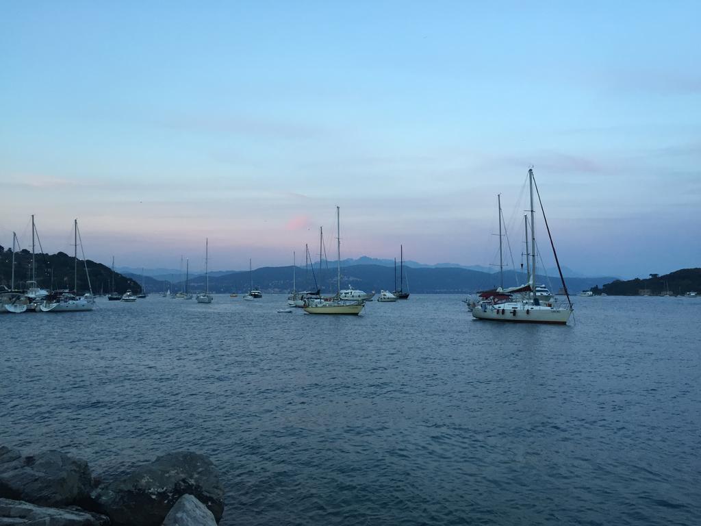 Appartamento Un Giorno Di Sole 레리치 외부 사진